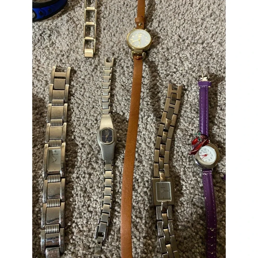 Mixed Lot of 25+ Watches For Parts Or Repair - PLEASE READ